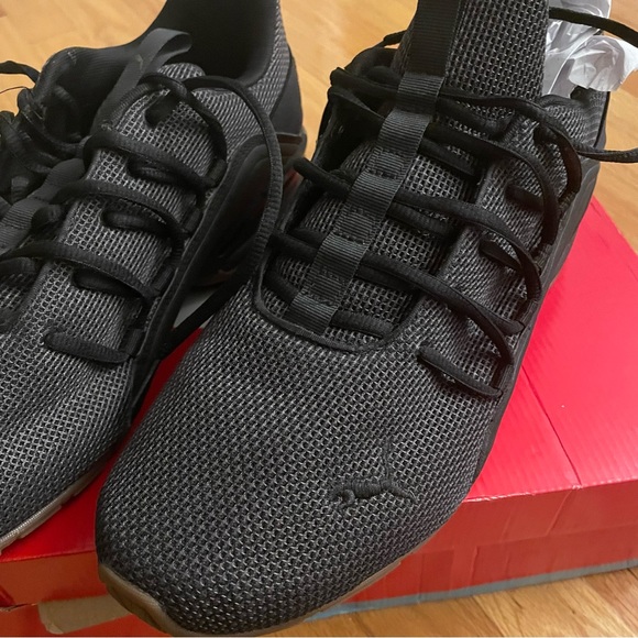 Puma Axelion Mesh Athletic Sneaker
Black Running Size 13 Men’s only worn once - Picture 2 of 8